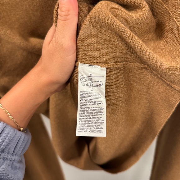 Old Navy Bell Sleeve V-Neck Sweater and High Waisted Crop Kick Sweater Pants Set - Picture 7 of 7